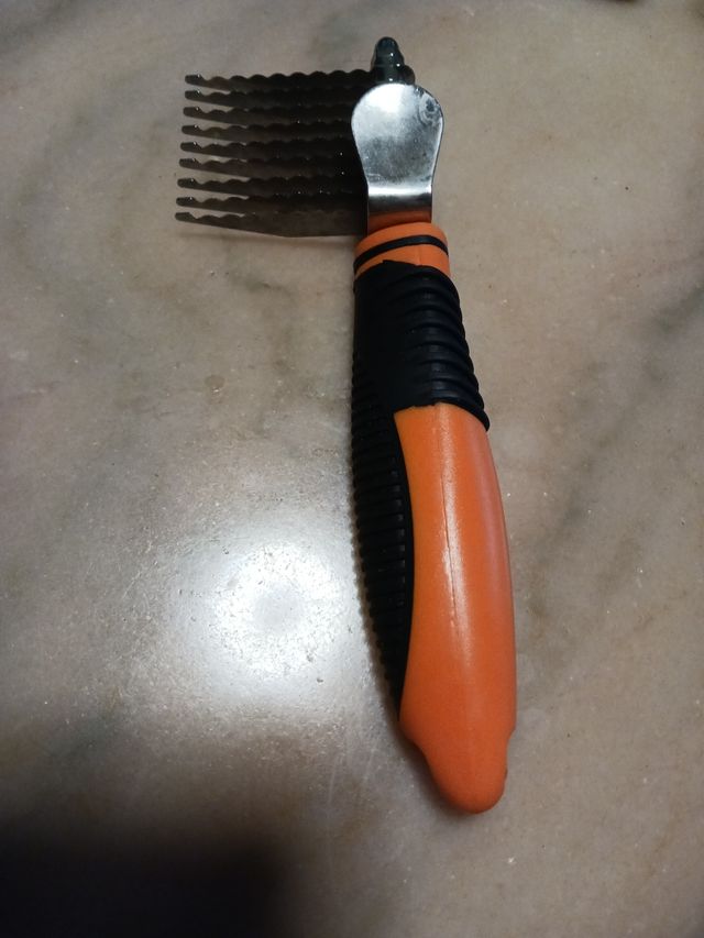 Cortanudos para perro.