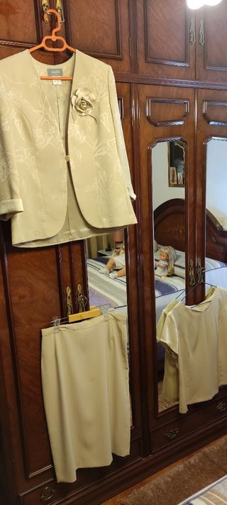 Traje chaqueta vestido mujer 3 piezas nuevo.