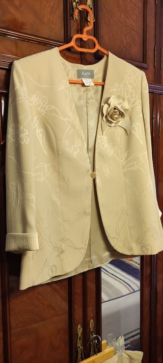 Traje chaqueta vestido mujer 3 piezas nuevo.