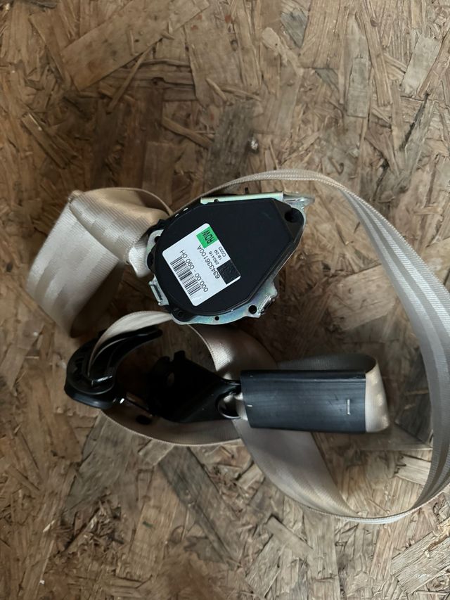 Cinturon Central Audi A4