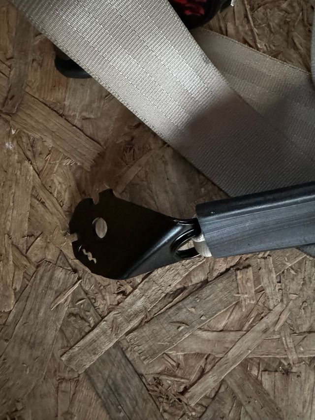 Cinturon Central Audi A4