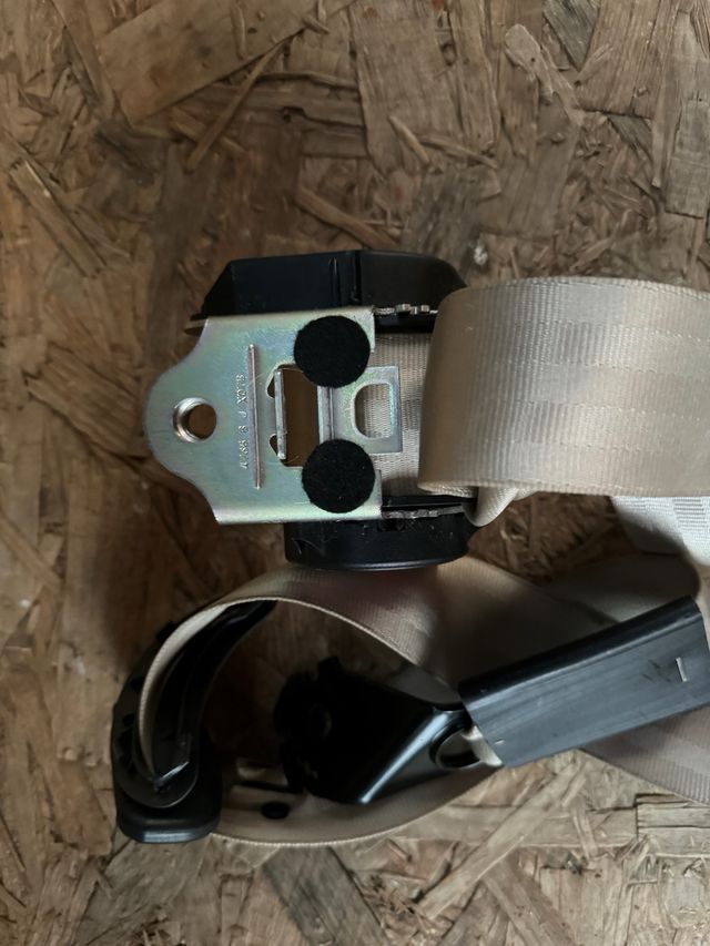 Cinturon Central Audi A4