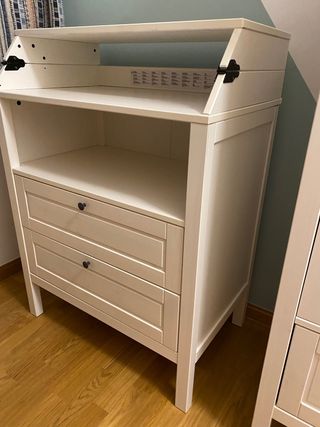 Cómoda con cambiador de IKEA