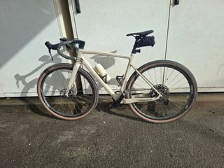 GRAVEL MEGAMO WEST 10 talla M + juego ruedas