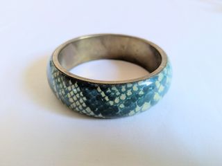 Pulsera dorada y azul