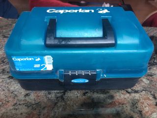 Vendo cañas de pesca con cajas almacenamiento