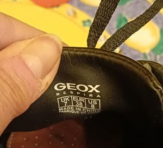 Scarpa bassa nera stringata