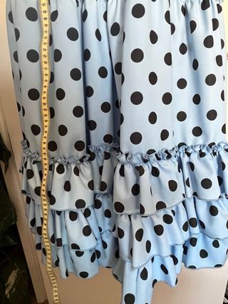 Traje de flamenca azul azafata con lunares negros