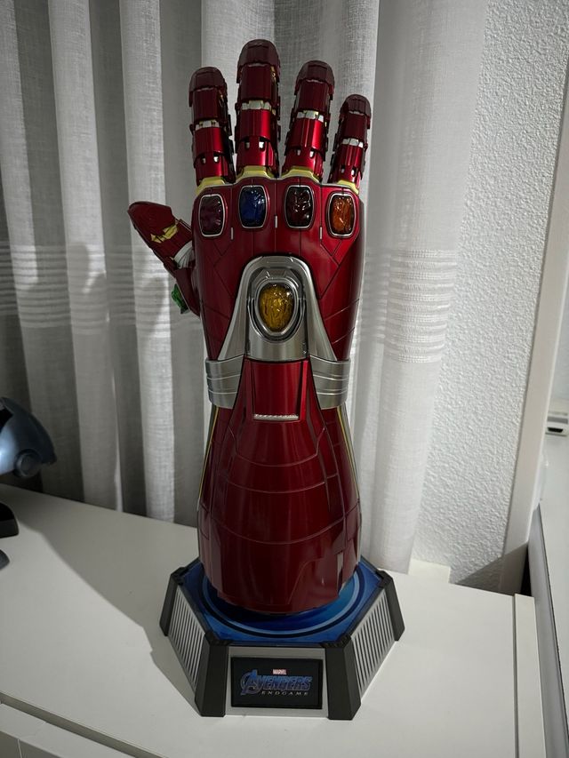 Nano Guantelete Iron Man 1:1 Hot Toys