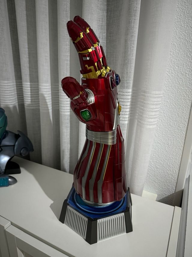 Nano Guantelete Iron Man 1:1 Hot Toys