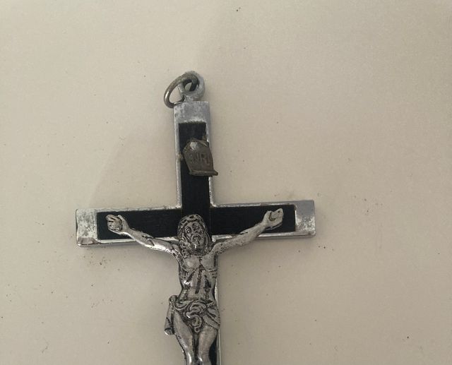 Colgante cruz tipo penitente