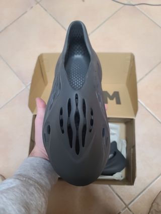 Yeezy Foam RNR "ONYX"
