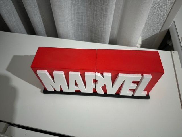 Sujetalibros Marvel