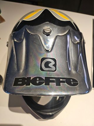 Precioso casco vintage nunca usado