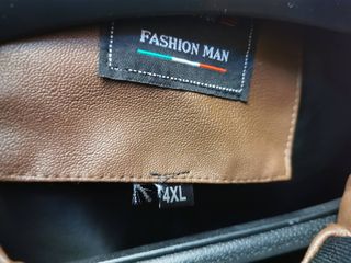 Chaqueta de color marrón de cuero vegano