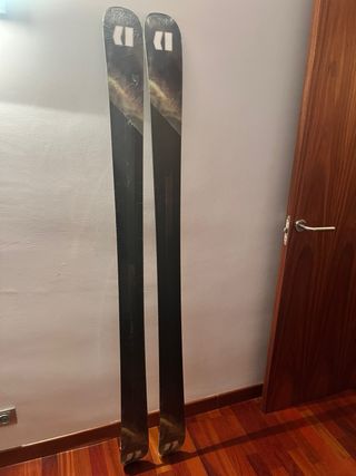 Esquís Armada x Monster Freestyle