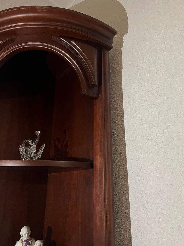 Mueble esquinero de madera