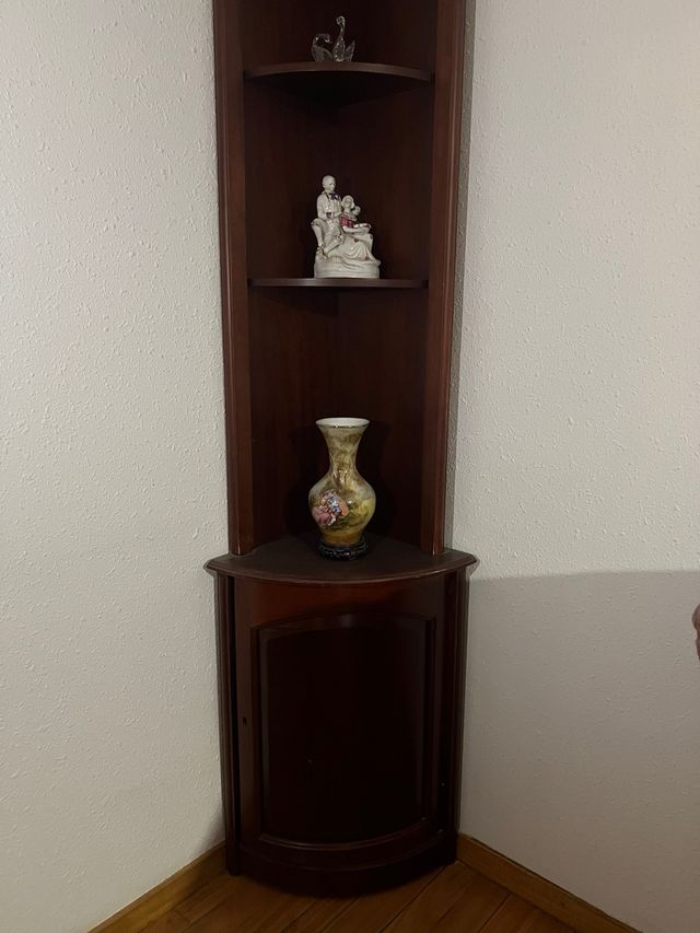 Mueble esquinero de madera