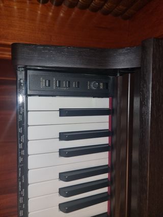 TECLADO ROLAND HP 201