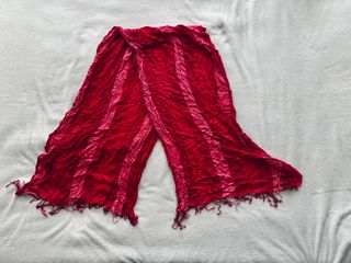 Bufanda Roja y rosa con Flecos – Estilo Boho Chic