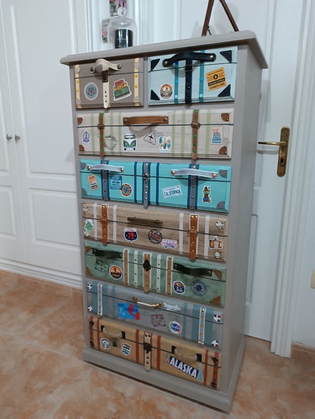 Cassettiera o cassettiera settimanale rinnovata 