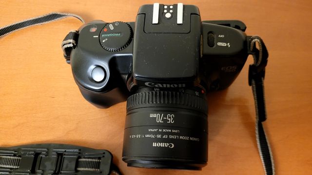 Cámara analógica Canon Eos 750