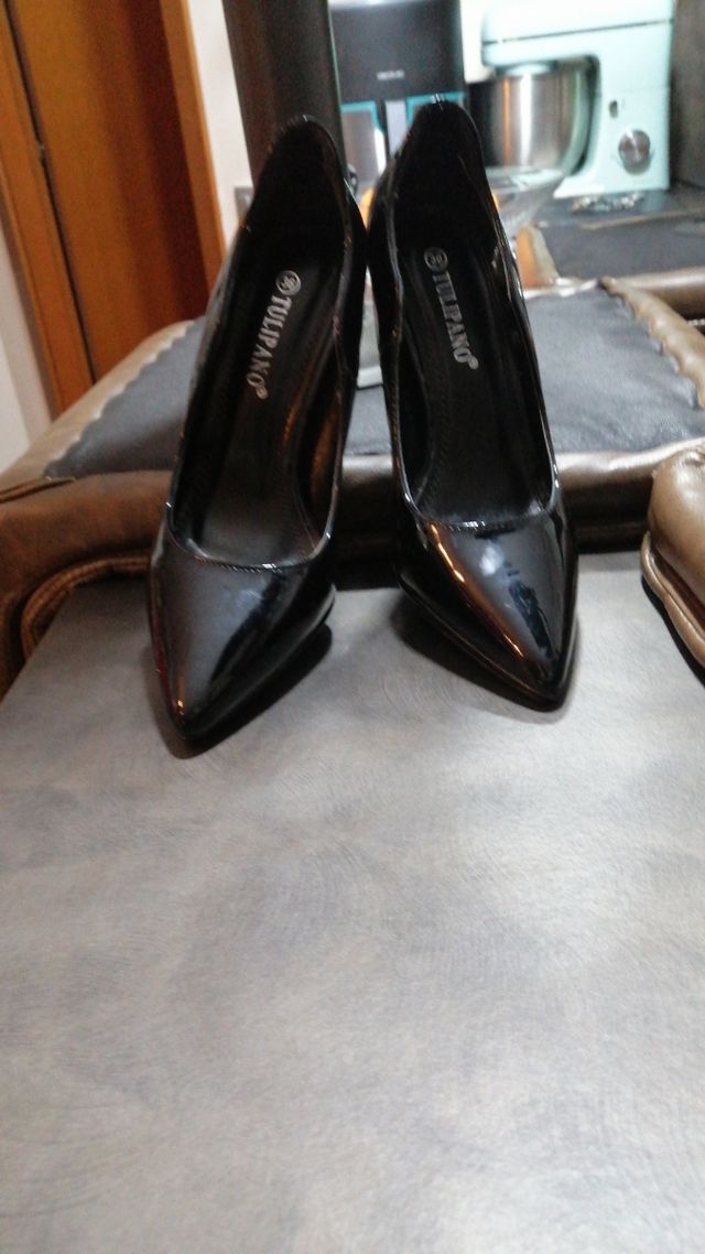 Decolte ' in vernice nere n. 37