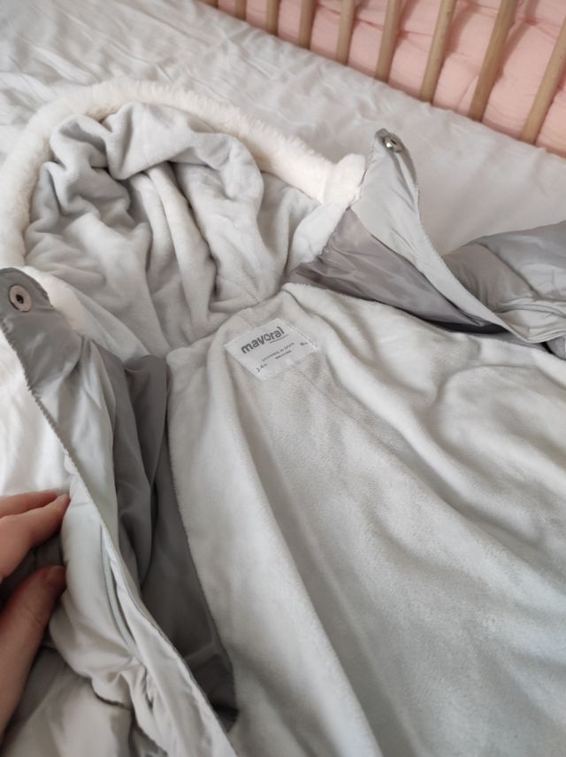 Buzo invierno bebé Mayoral y secababas de regalo