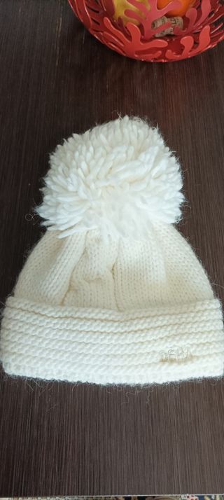 Cappello nuovissimo Deha