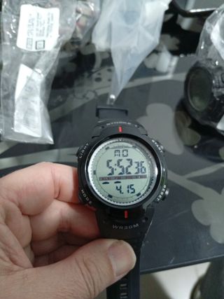 Varios relojes nuevos en venta.