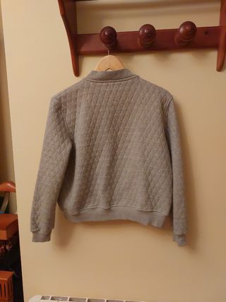 Chaqueta bomber. Mango