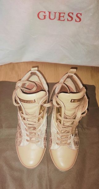 Botines tacón Guess. T38