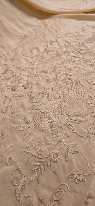 Mantón de Manila antiguo isabelino de novia