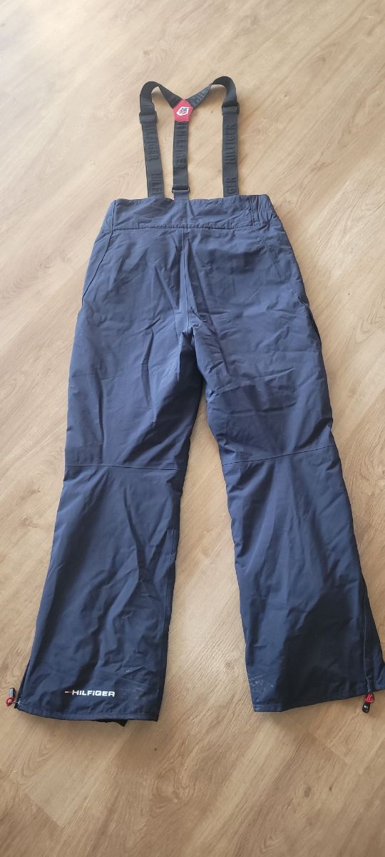 Pantalón con tirantes nieve,talla L Tommy hilfinge