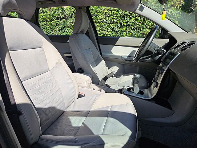 Volvo V50 2004 2.4 Momentum 140 CV