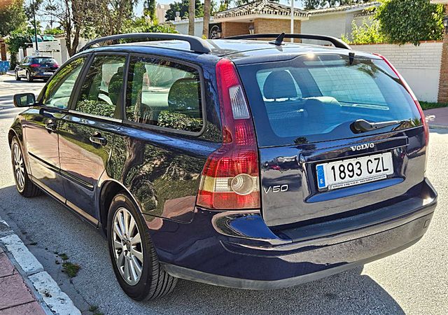 Volvo V50 2004 2.4 Momentum 140 CV