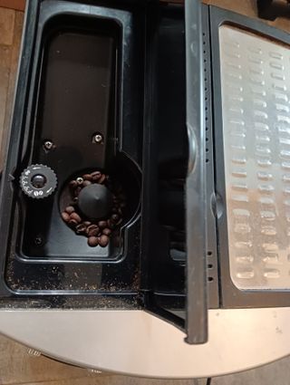 Cafetera automática Delongui Magnífica