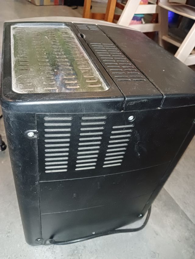 Cafetera automática Delongui Magnífica