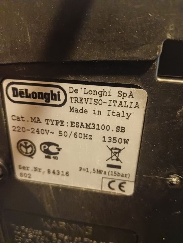 Cafetera automática Delongui Magnífica