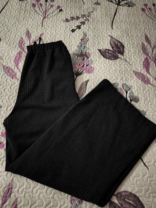Pantalón ancho 