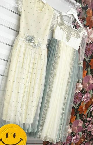 Vestidos de comunión precioso puestos un rato