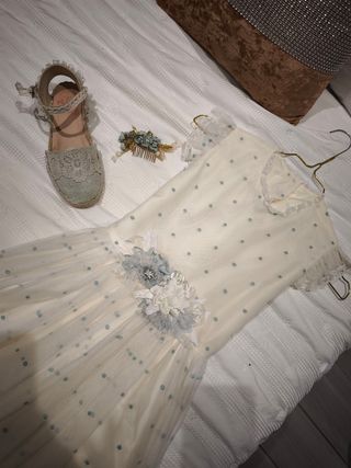 Vestidos de comunión precioso puestos un rato