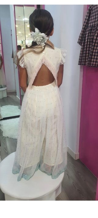 Vestidos de comunión precioso puestos un rato