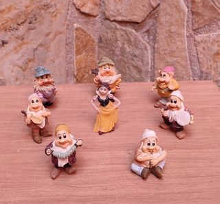 Biancaneve e i 7 anni in miniatura