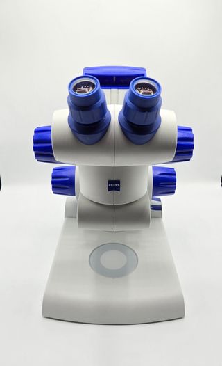 Microscopio profesional ZEISS DV4 LED