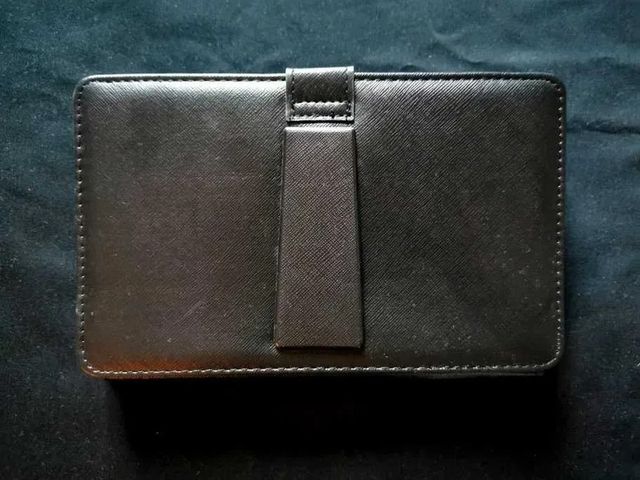 Capa com teclado para tablet 7" nunca usada