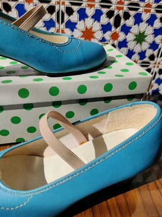 Tacones de flamenca color azul turquesa