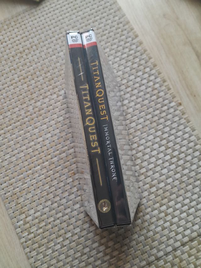 LOTE JUEGOS PRECINTADOS TITAN QUEST PC