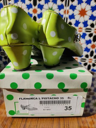 Tacones de flamenca verde lunares blanco