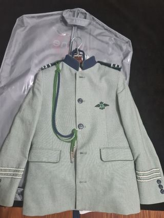 Traje único de comunión de niño 